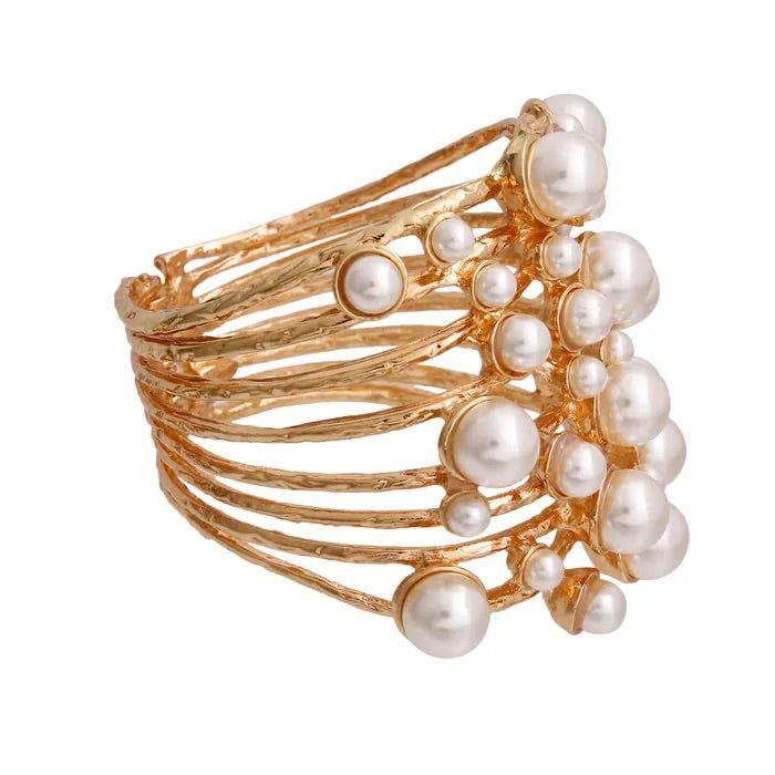 Shimmering Pearls Bangle
